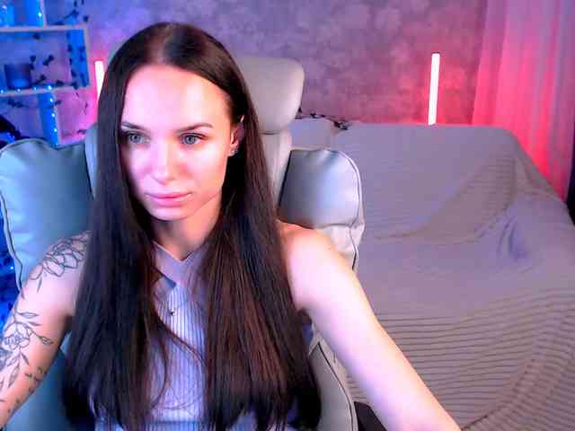 NicoleMerz Sex Cam Show