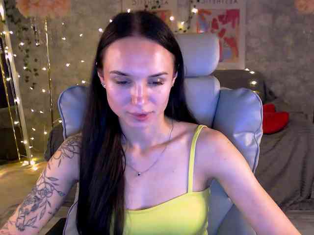 NicoleMerz Sex Cam Show