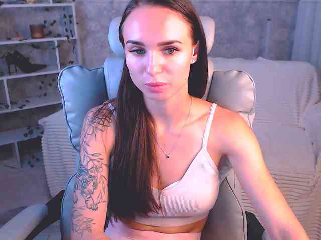 NicoleMerz webcam