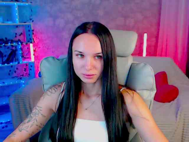 NicoleMerz webcam