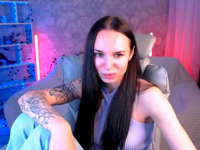 NicoleMerz Sex Cam Show
