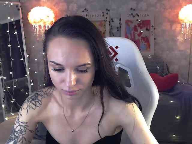 NicoleMerz webcam