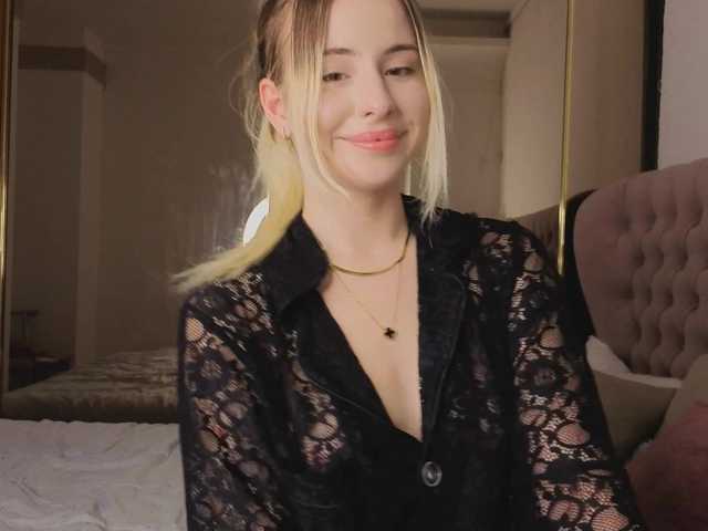 Bella-crazyy live cam on BongaCams