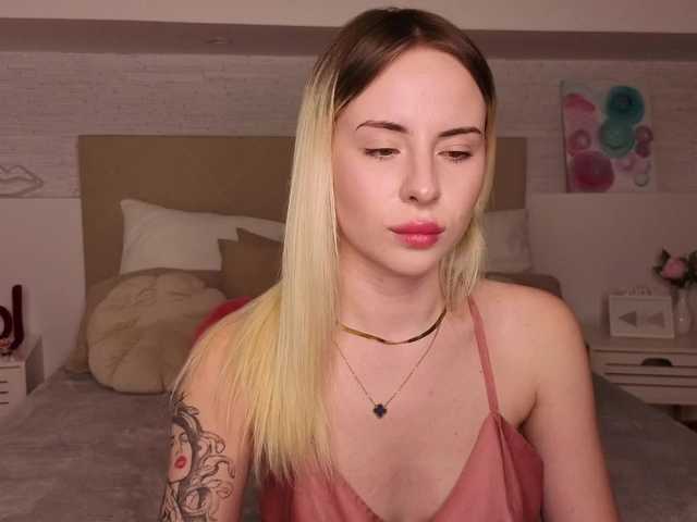 Bella-crazyy webcam