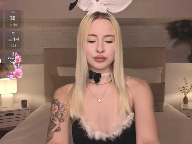 Bella-crazyy live cam on BongaCams