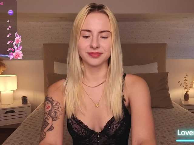 Bella-crazyy live cam on BongaCams