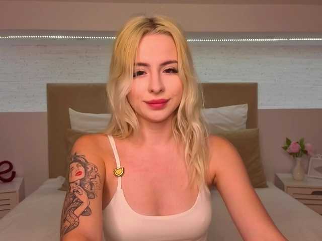Bella-crazyy Live Cam on BongaCams