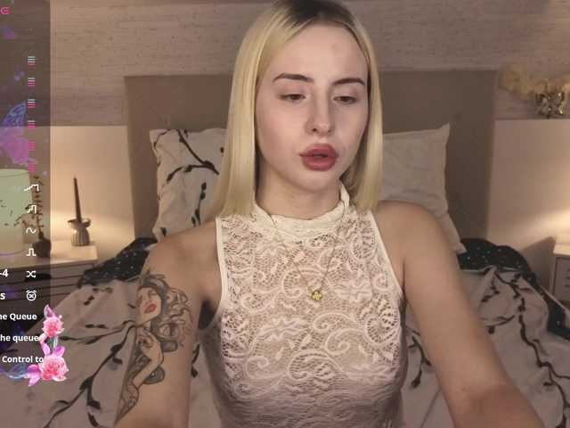 Bella-crazyy live cam on BongaCams