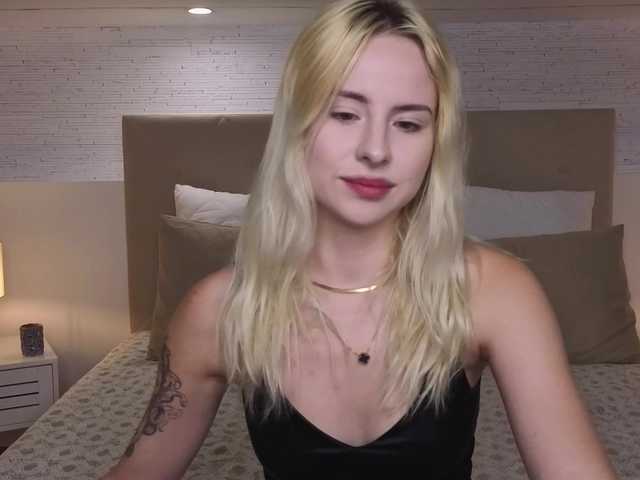 Bella-crazyy live webcam show