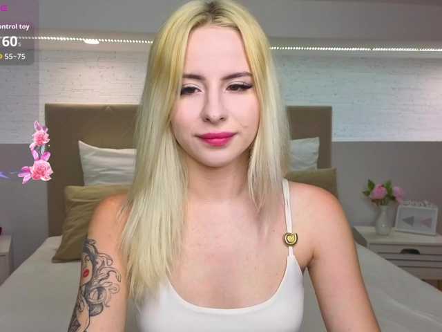 Bella-crazyy live cam on BongaCams
