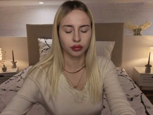Bella-crazyy live cam on BongaCams