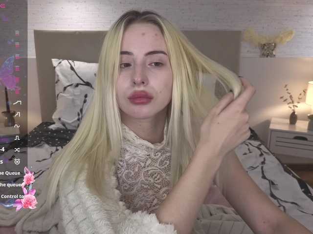 Bella-crazyy live cam on BongaCams