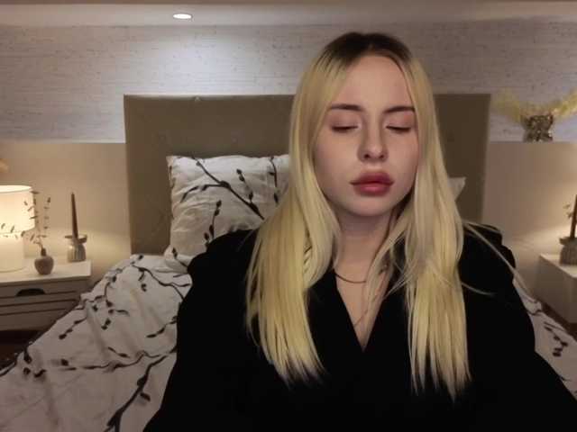 Bella-crazyy, live now on BongaCams