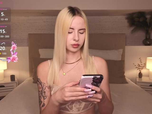 Bella-crazyy live cam on BongaCams