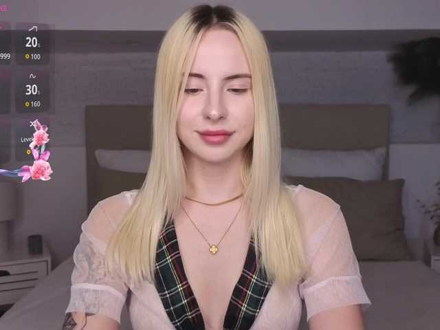 Bella-crazyy live cam on BongaCams
