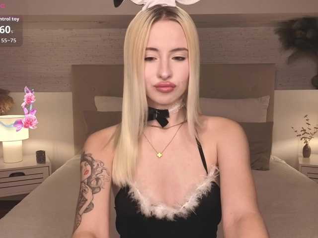 Bella-crazyy live cam on BongaCams