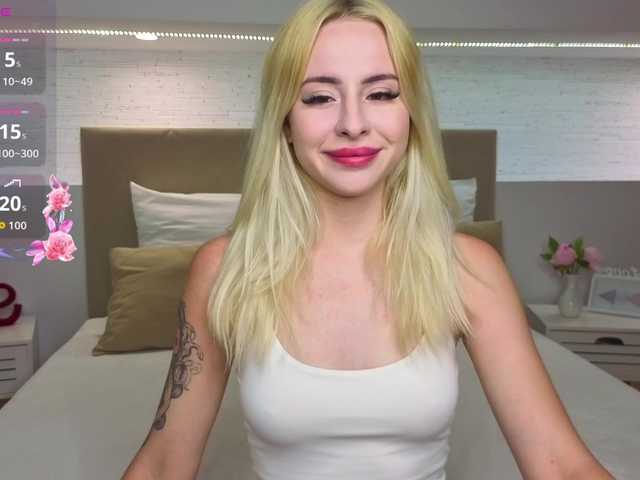 Bella-crazyy live cam on BongaCams