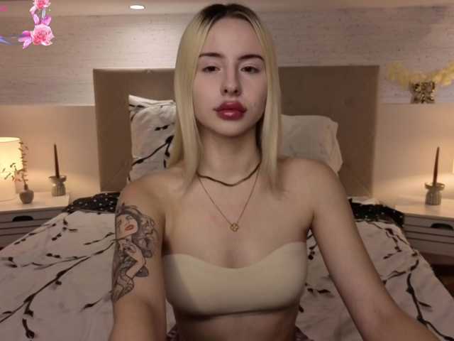Bella-crazyy live cam on BongaCams