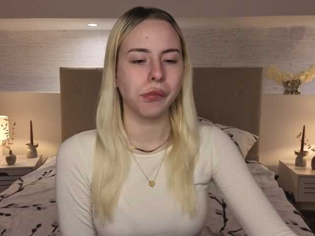 Bella-crazyy live cam preview