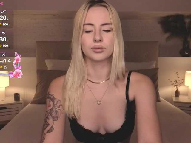 Bella-crazyy live cam on BongaCams