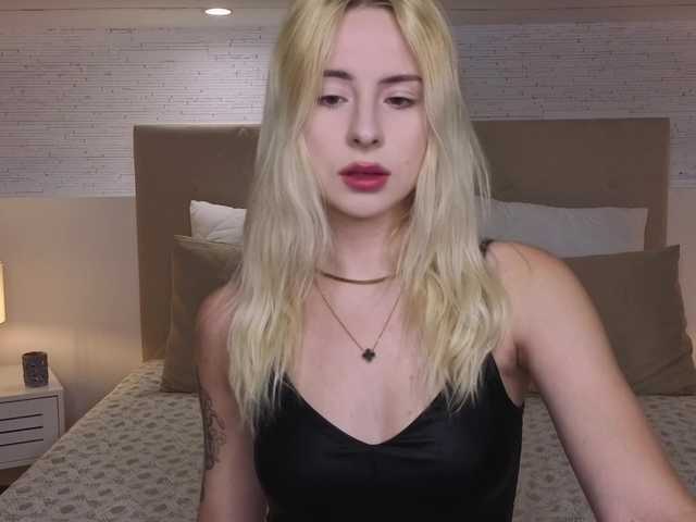 Bella-crazyy live webcam show
