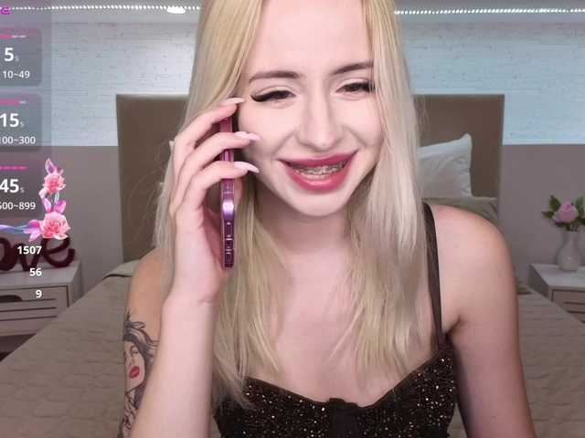 Bella-crazyy live cam on BongaCams