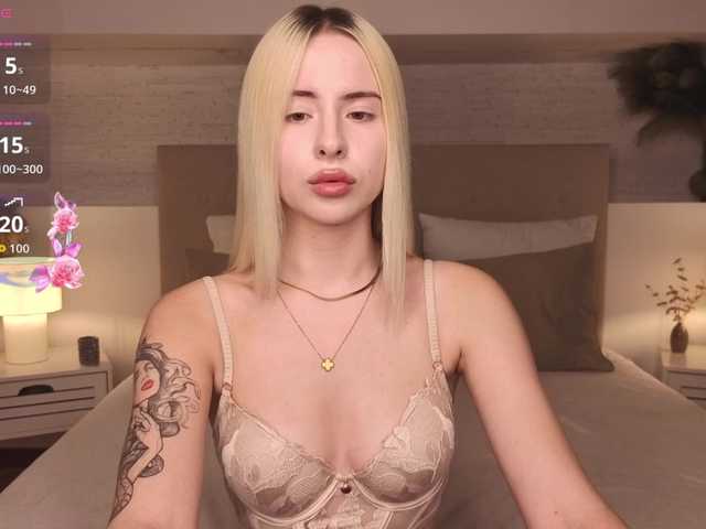 Bella-crazyy live cam on BongaCams