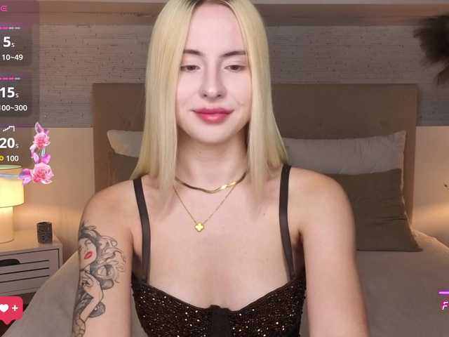 Bella-crazyy live cam on BongaCams