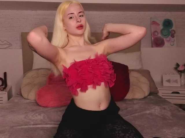 Bella-crazyy live cam on BongaCams