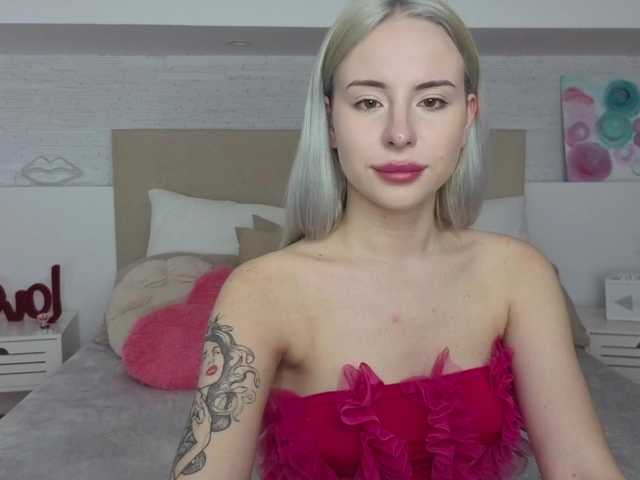 Bella-crazyy live cam on BongaCams