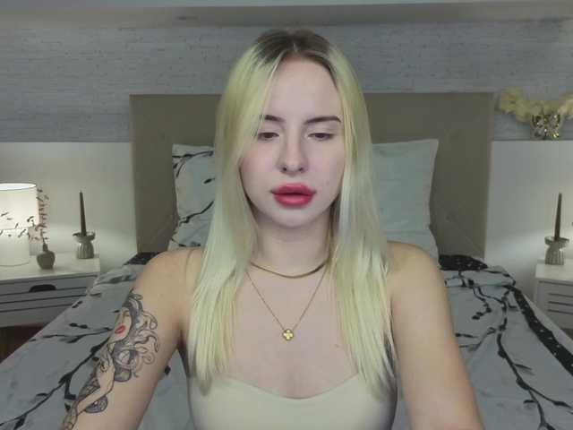 Bella-crazyy live cam on BongaCams