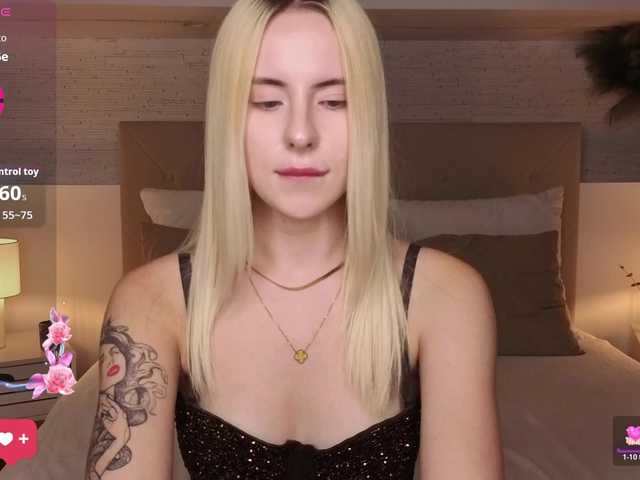 Bella-crazyy live cam on BongaCams