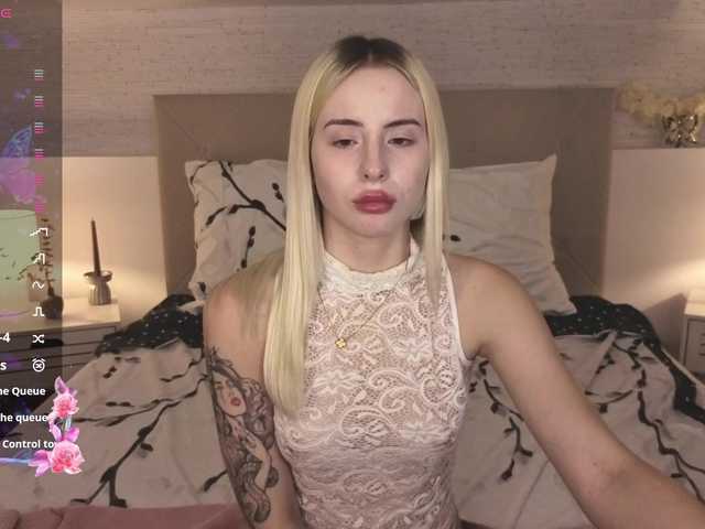 Bella-crazyy live cam on BongaCams