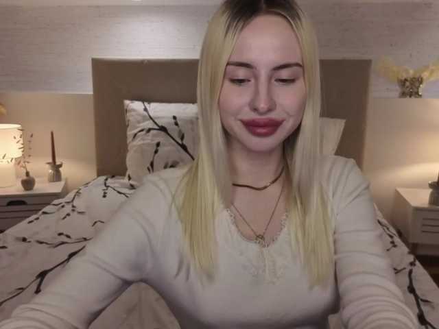 Bella-crazyy live cam on BongaCams