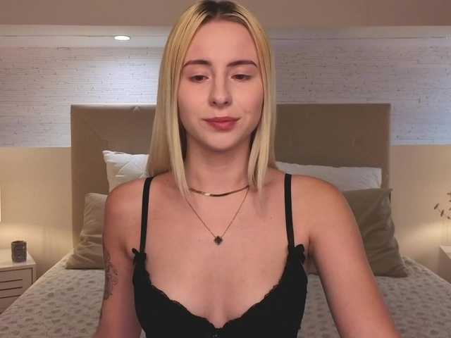 Bella-crazyy live cam on BongaCams
