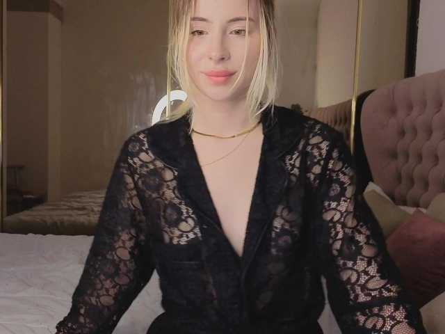 Bella-crazyy live cam on BongaCams