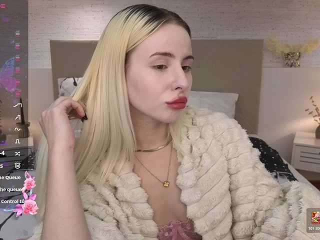 Bella-crazyy live cam on BongaCams