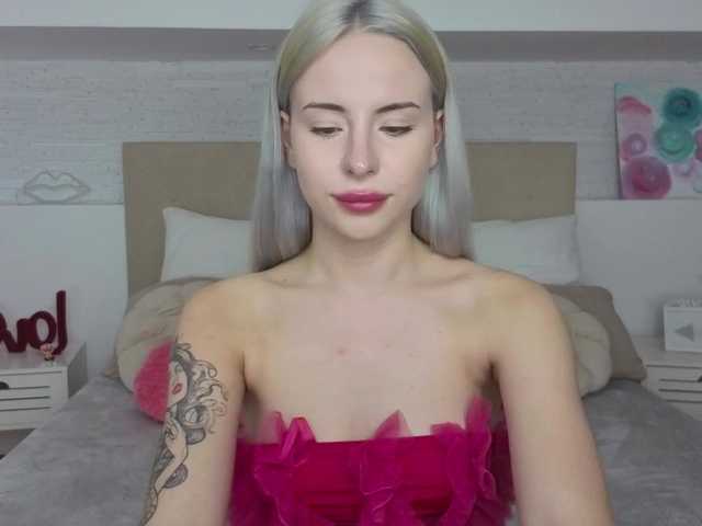 Bella-crazyy live cam on BongaCams