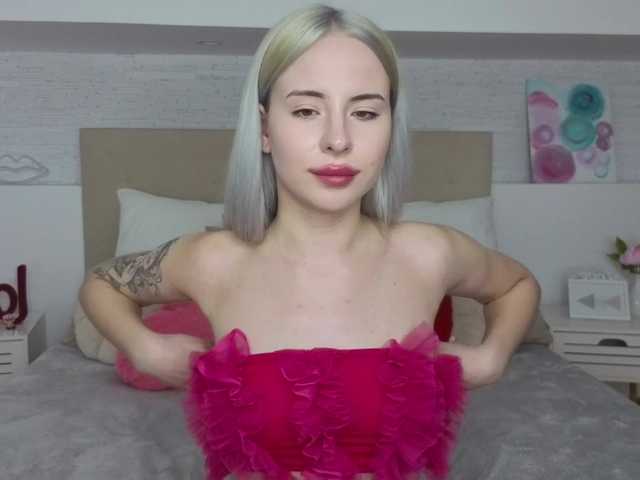 Bella-crazyy live cam on BongaCams