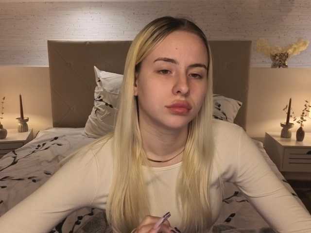 Bella-crazyy, en vivo ahora en BongaCams