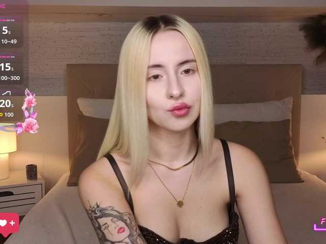 Bella-crazyy live cam on BongaCams