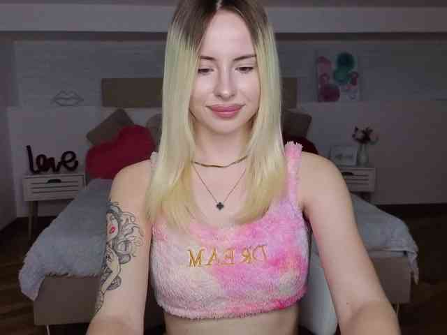 Bella-crazyy webcam