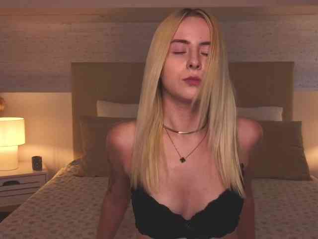 Bella-crazyy webcam