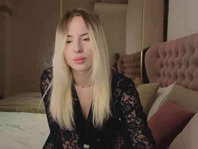 Bella-crazyy webcam