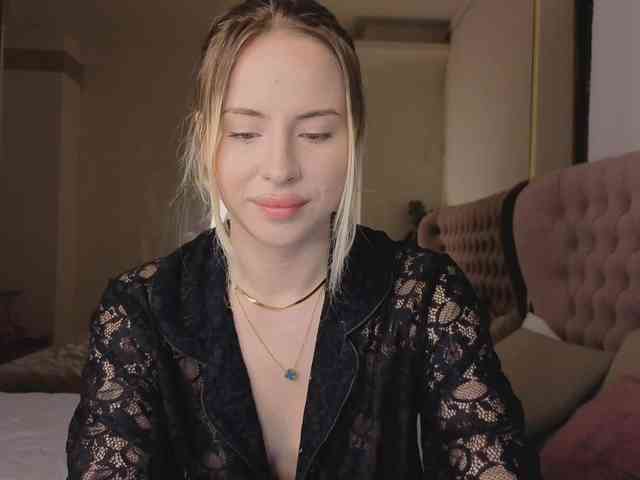 Bella-crazyy webcam