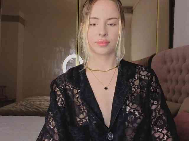 Bella-crazyy webcam