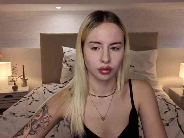 Bella-crazyy webcam