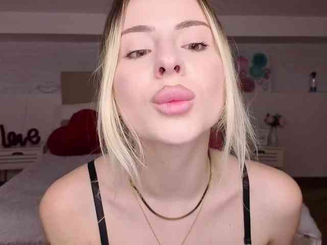Bella-crazyy webcam