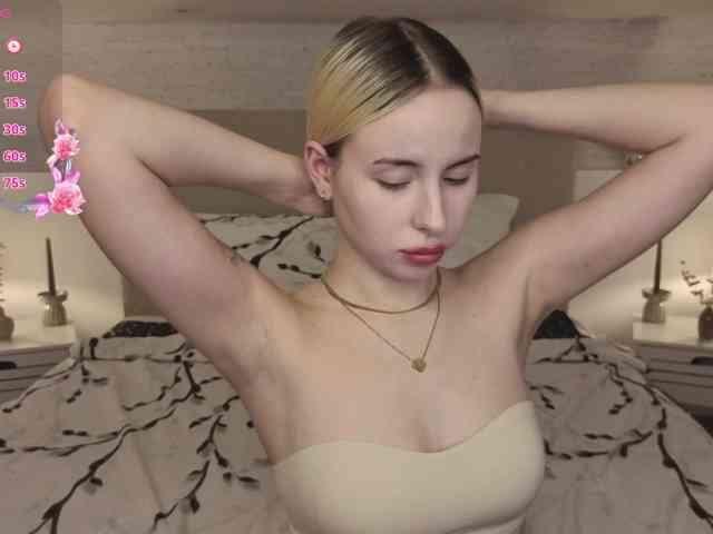 Bella-crazyy webcam