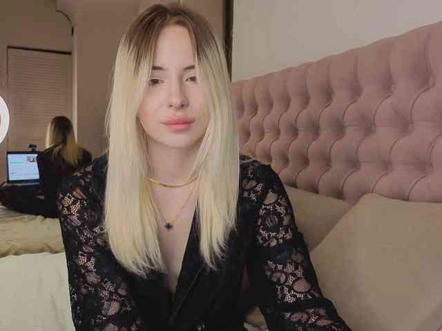 Bella-crazyy webcam